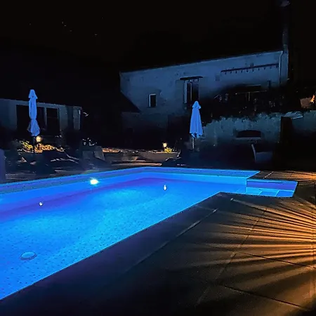 Relais De Poste Des Templiers, Jacuzzi Inclus 4* Jouaignes