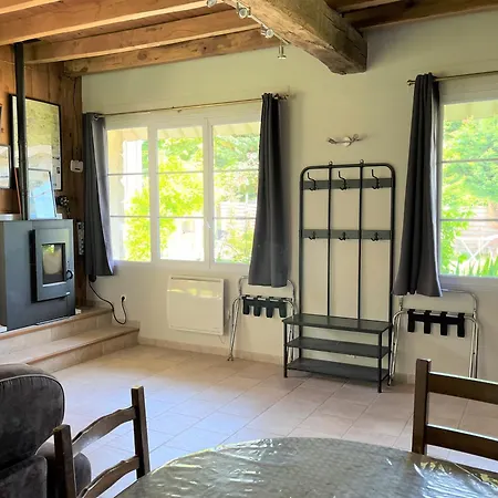 Relais De Poste Des Templiers, Jacuzzi Inclus 4* Jouaignes