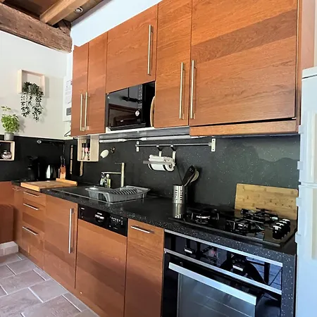 Relais De Poste Des Templiers Konukevi 3*