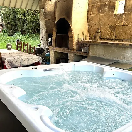 Relais De Poste Des Templiers, Jacuzzi Inclus Jouaignes