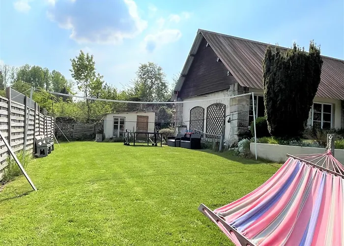 Relais De Poste Des Templiers 3* Jouaignes