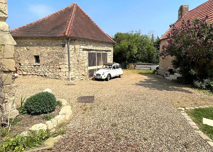 Relais De Poste Des Templiers 3* Jouaignes